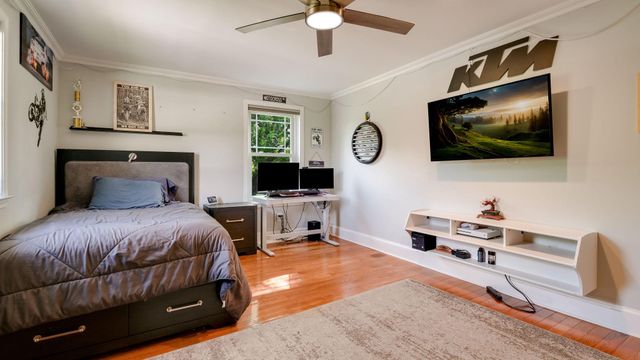 239 BURGUNDY LN, Newtown, PA 18940