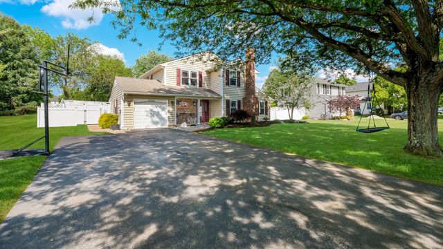 239 BURGUNDY LN, Newtown, PA 18940