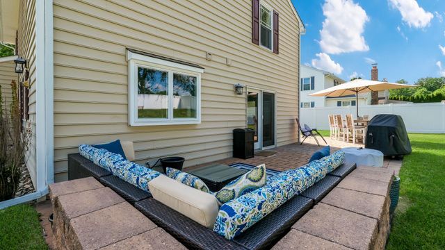 239 BURGUNDY LN, Newtown, PA 18940