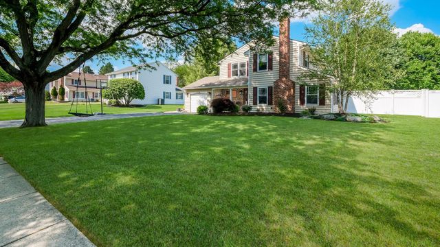 239 BURGUNDY LN, Newtown, PA 18940