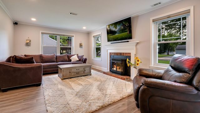 239 BURGUNDY LN, Newtown, PA 18940