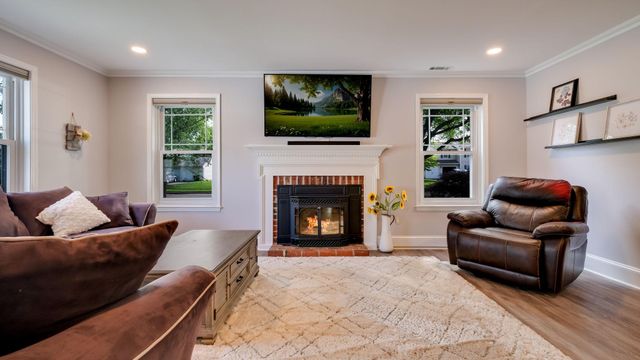 239 BURGUNDY LN, Newtown, PA 18940