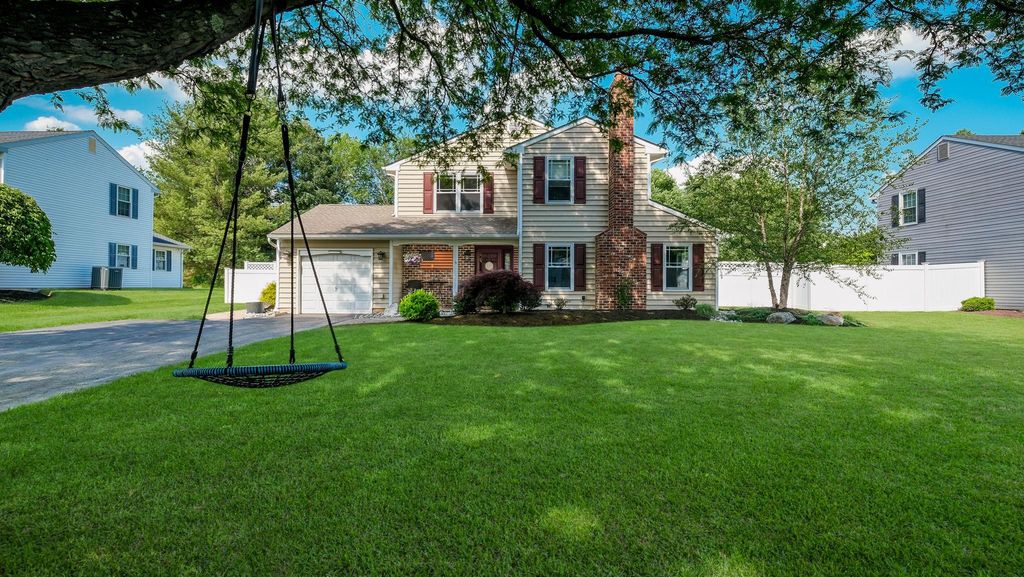 239 BURGUNDY LN, Newtown, PA 18940