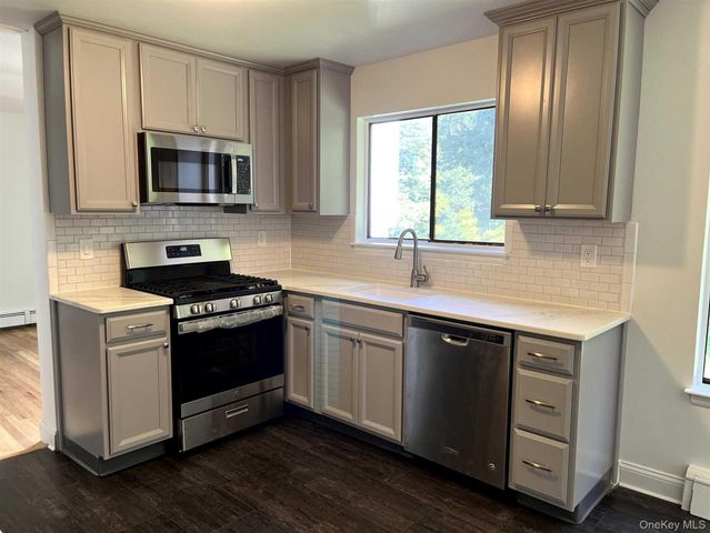 3 Hook Road 52, Poughkeepsie, NY 12601