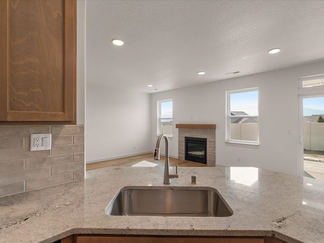1549 W 67th Ave, Spokane, WA 99224