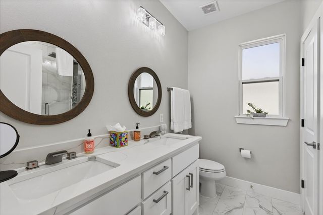 233 Hide A Way Drive, Mabank, TX 75156