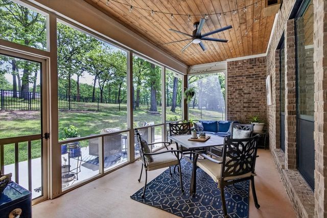 233 Hide A Way Drive, Mabank, TX 75156