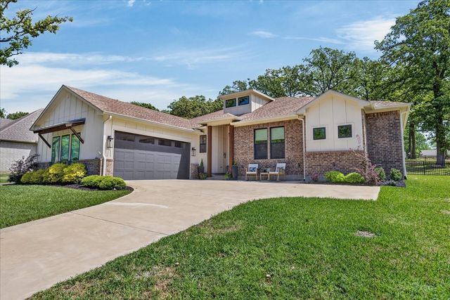 233 Hide A Way Drive, Mabank, TX 75156