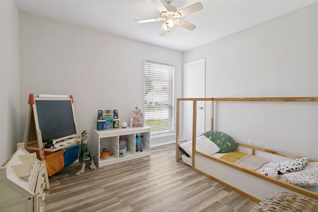 7012 Greenview Circle S, Fort Worth, TX 76120