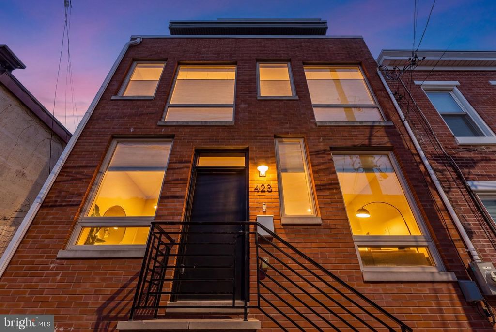 423 E FLORA ST, PHILADELPHIA, PA 19125 — photo 2