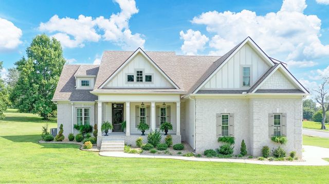 204 Green Hills Dr, Shelbyville, TN 37160
