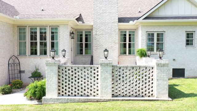 204 Green Hills Dr, Shelbyville, TN 37160