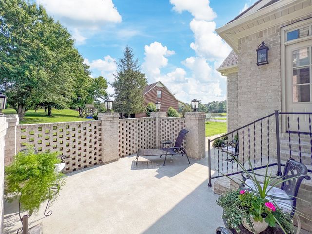 204 Green Hills Dr, Shelbyville, TN 37160