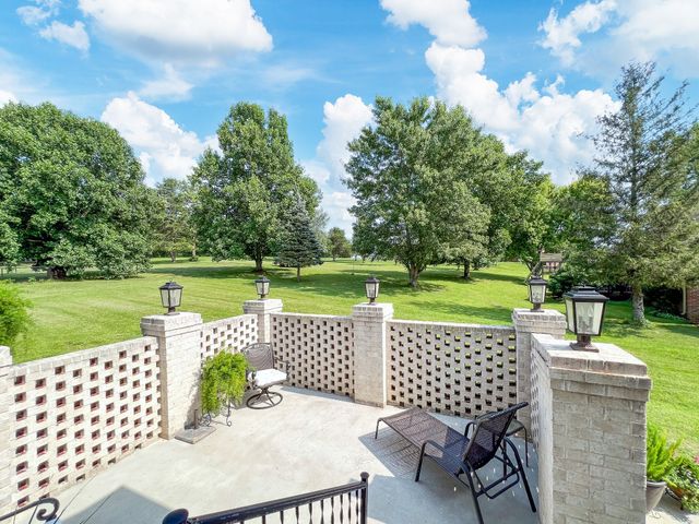 204 Green Hills Dr, Shelbyville, TN 37160