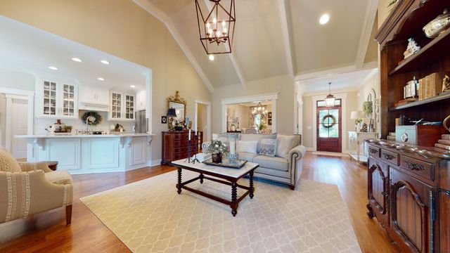 204 Green Hills Dr, Shelbyville, TN 37160