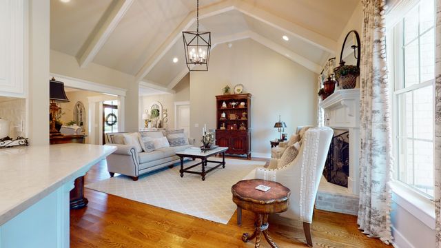204 Green Hills Dr, Shelbyville, TN 37160
