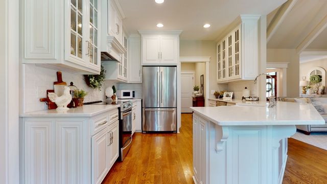 204 Green Hills Dr, Shelbyville, TN 37160