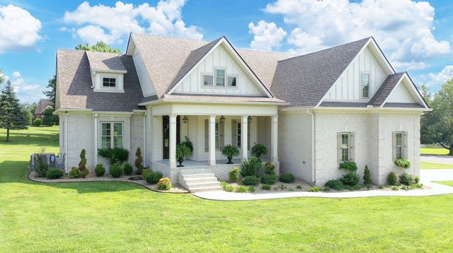 204 Green Hills Dr, Shelbyville, TN 37160