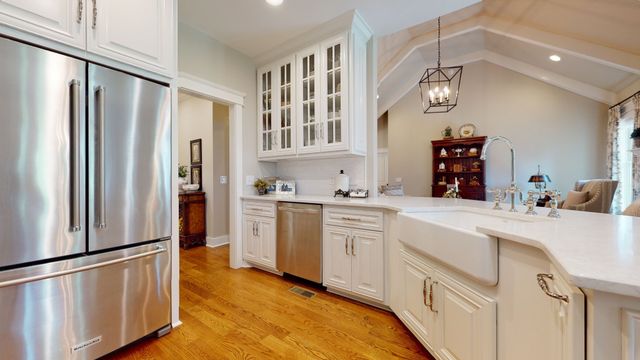 204 Green Hills Dr, Shelbyville, TN 37160