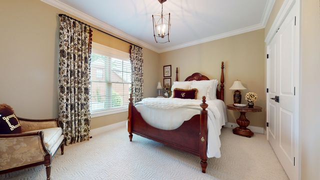 204 Green Hills Dr, Shelbyville, TN 37160