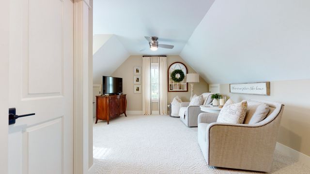 204 Green Hills Dr, Shelbyville, TN 37160
