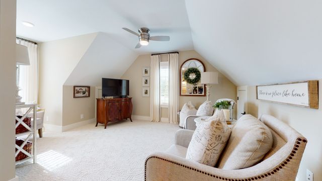 204 Green Hills Dr, Shelbyville, TN 37160
