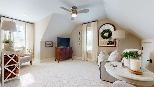 204 Green Hills Dr, Shelbyville, TN 37160