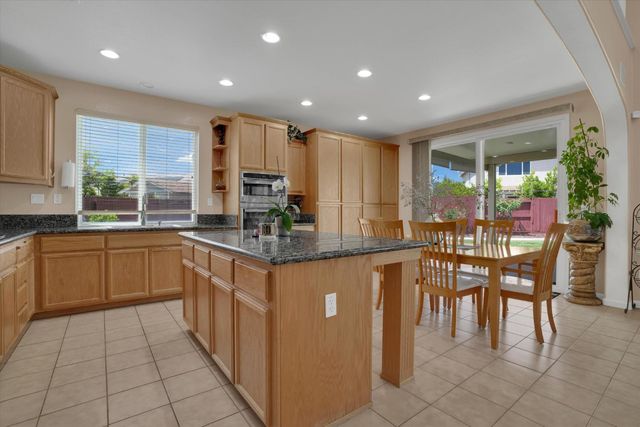 10653 Chatfield Ct, Stockton, CA 95209