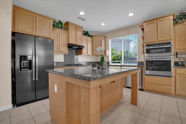 10653 Chatfield Ct, Stockton, CA 95209