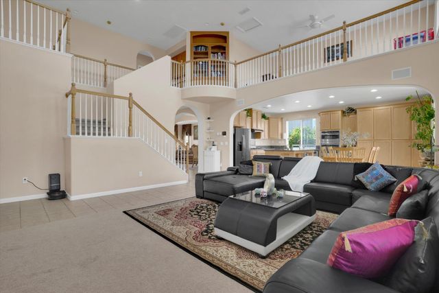 10653 Chatfield Ct, Stockton, CA 95209
