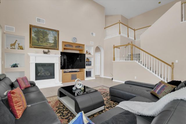 10653 Chatfield Ct, Stockton, CA 95209