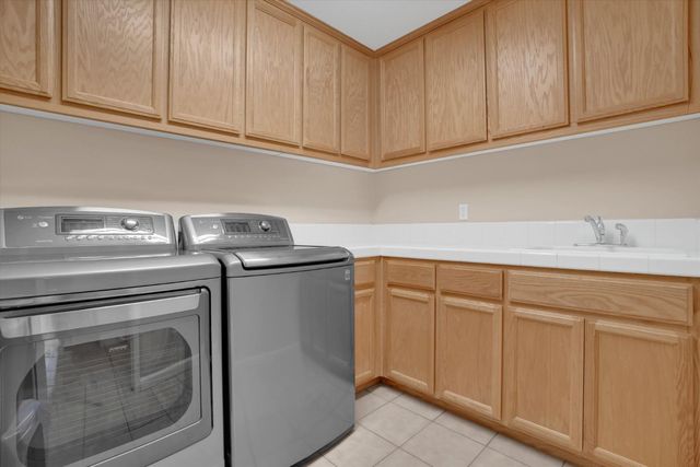 10653 Chatfield Ct, Stockton, CA 95209