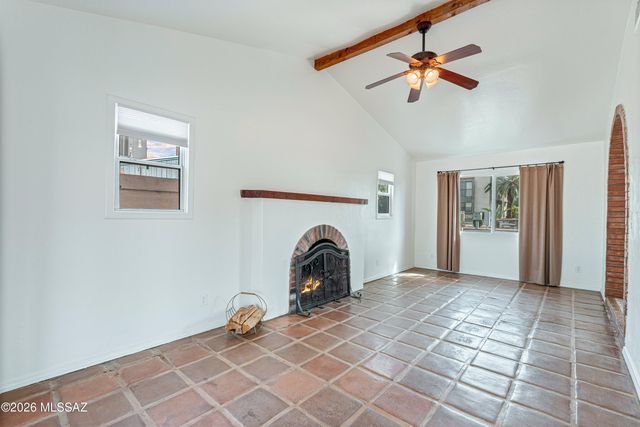 929 N Benton Avenue, Tucson, AZ 85711