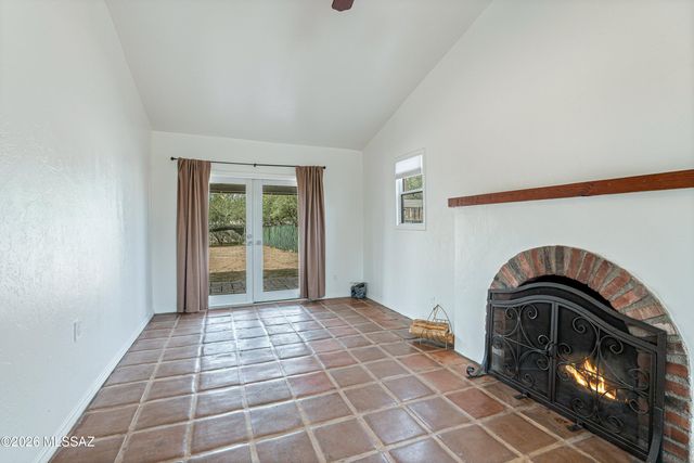 929 N Benton Avenue, Tucson, AZ 85711