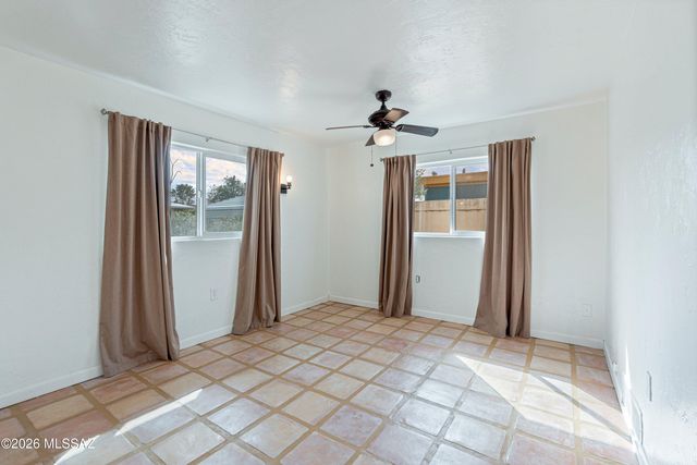 929 N Benton Avenue, Tucson, AZ 85711