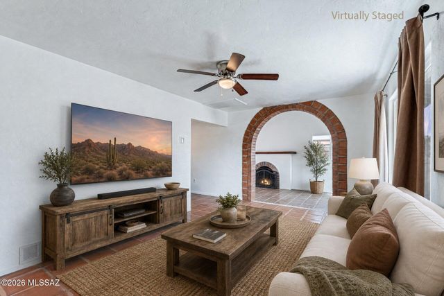 929 N Benton Avenue, Tucson, AZ 85711