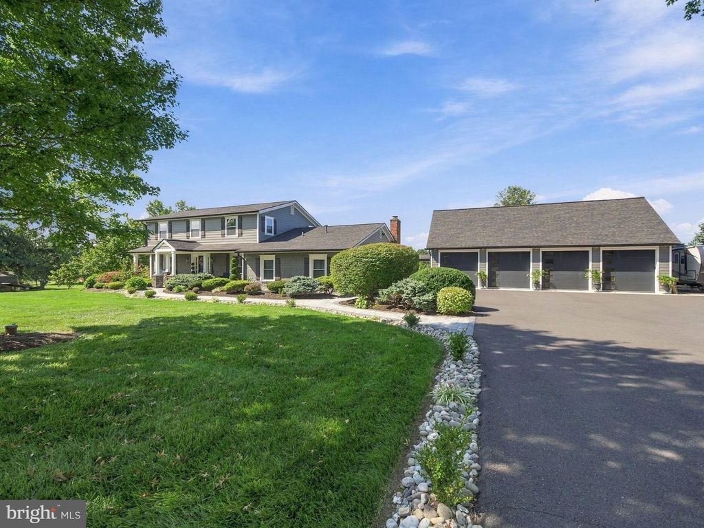 104 N VASSAR DR, QUAKERTOWN, PA 18951 — photo 3