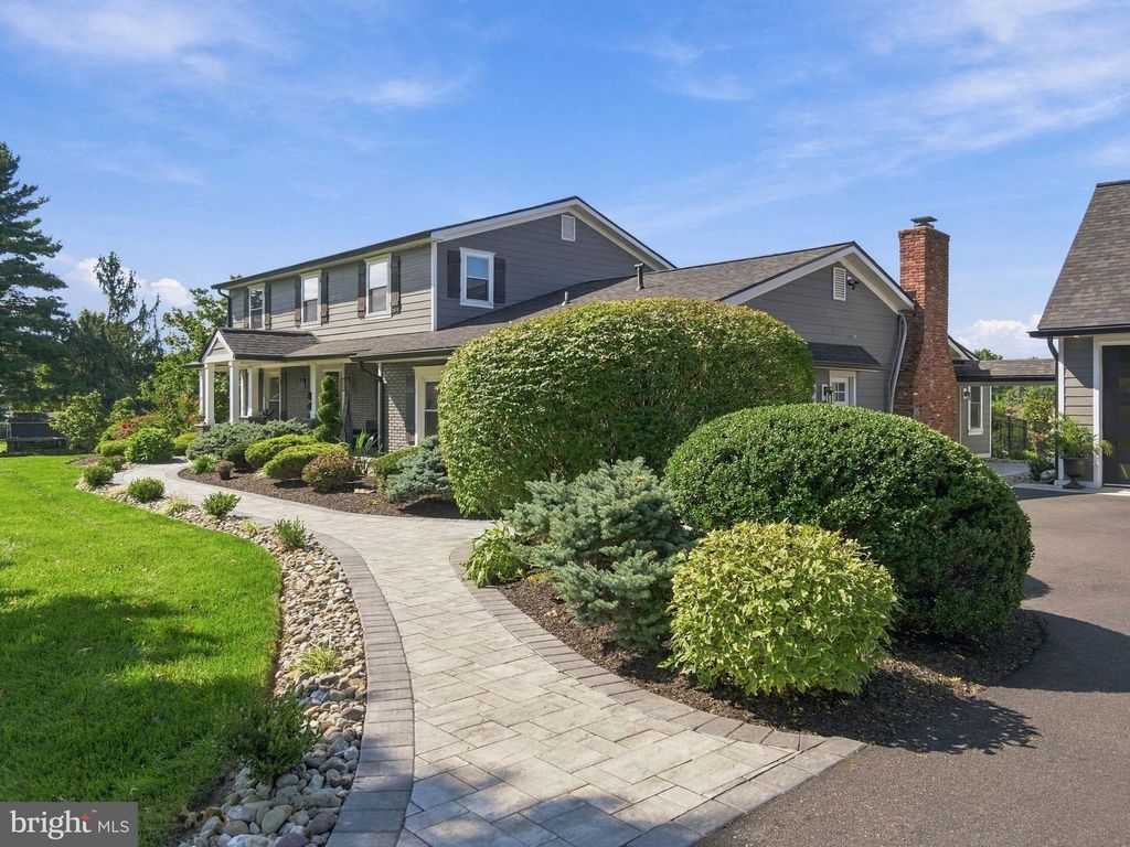 104 N VASSAR DR, QUAKERTOWN, PA 18951 — photo 4