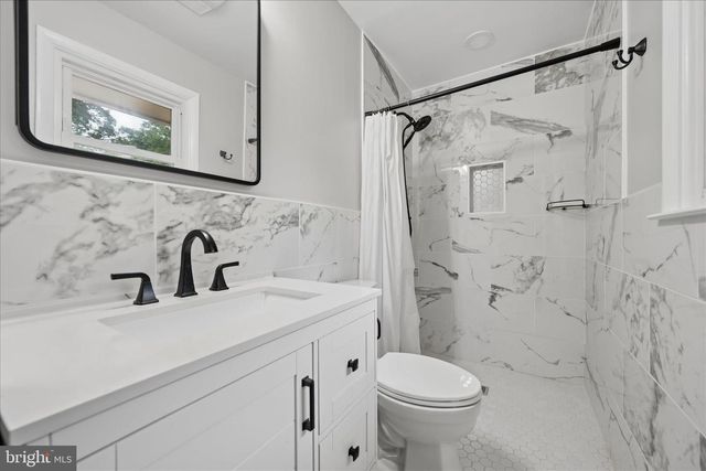 7052 LINGANORE RD, Frederick, MD 21701
