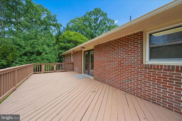 7052 LINGANORE RD, Frederick, MD 21701