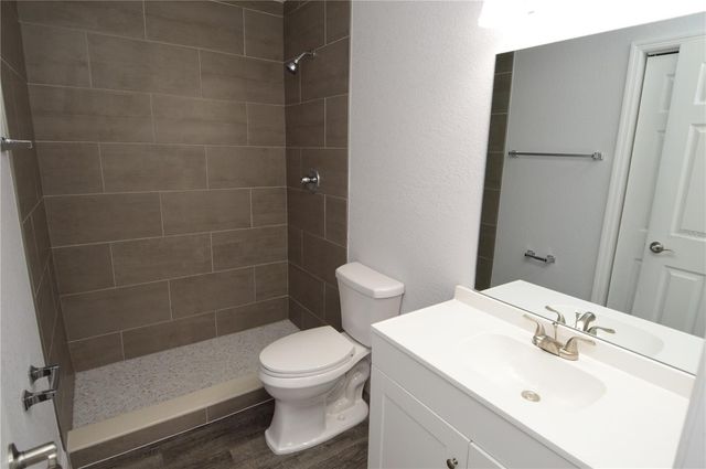 8633 FANCY FINCH DRIVE 201, Tampa, FL 33614
