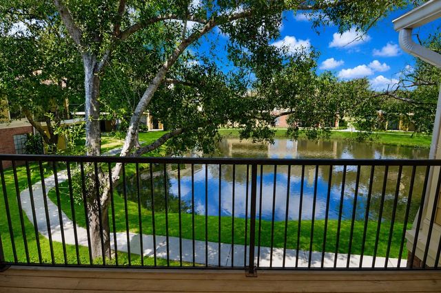 8633 FANCY FINCH DRIVE 201, Tampa, FL 33614