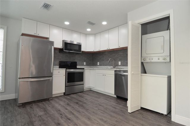 8633 FANCY FINCH DRIVE 201, Tampa, FL 33614