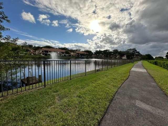 3309 Water Oak Dr 1304, Hollywood, FL 33021