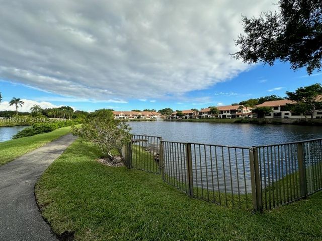 3309 Water Oak Dr 1304, Hollywood, FL 33021