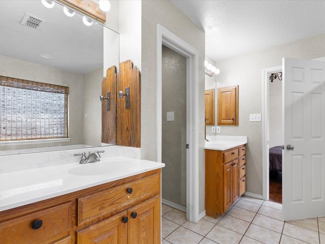 768 Longbranch Drive, Decatur, TX 76234
