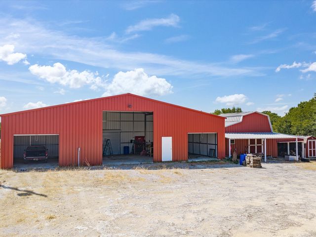 768 Longbranch Drive, Decatur, TX 76234