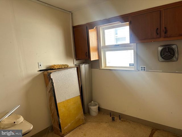 919 BROADWAY, Westville, NJ 08093