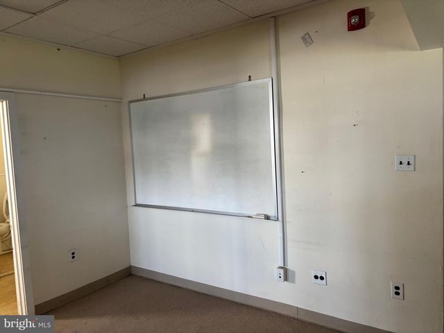 919 BROADWAY, Westville, NJ 08093