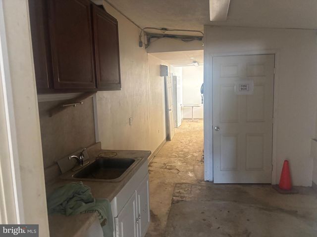 919 BROADWAY, Westville, NJ 08093